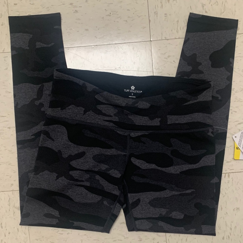Black Camo Yoga Pants NWT - Picture 2 of 3